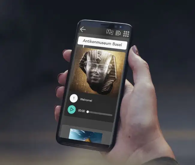 Antikenmuseum's audio guide in a smartphone
