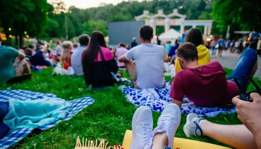 Nubart SYNC para festivales de cine públicos, cine al aire libre